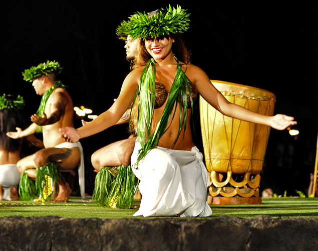 excellent hula show in Hawaii